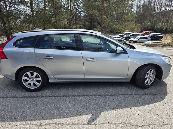 Volvo V60 7 of 23