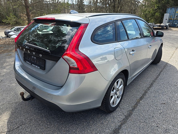 Volvo V60 6 of 23