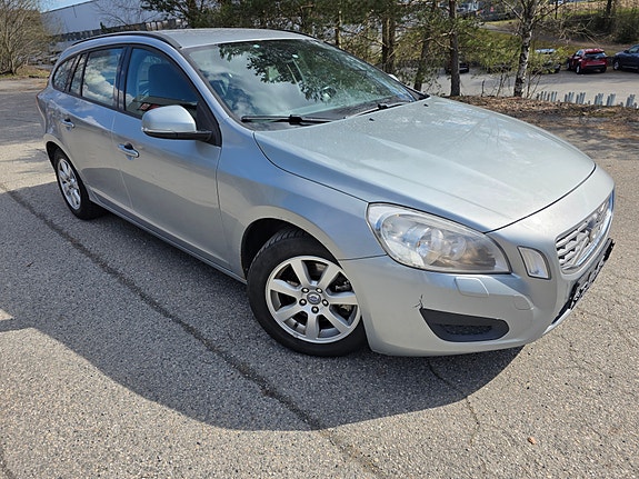Volvo V60 8 of 23
