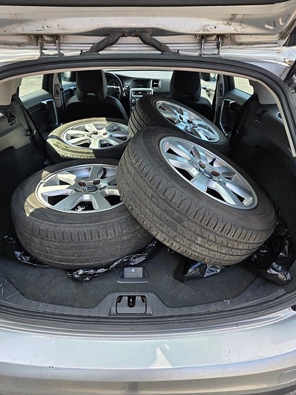 Volvo V60 17 of 23