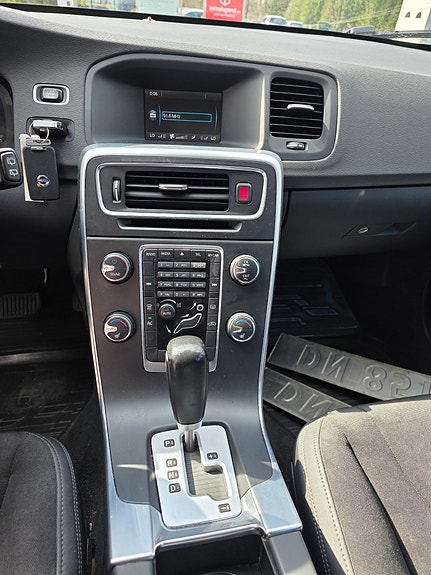 Volvo V60 10 of 23