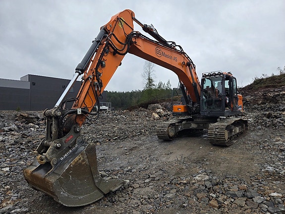 Doosan dx235lc-5 2 of 5