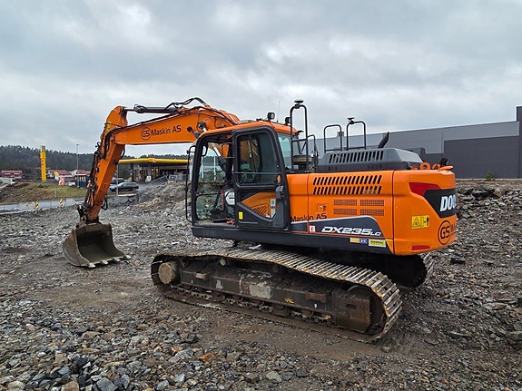 Doosan dx235lc-5 3 of 5