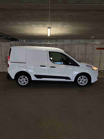 Ford Transit Connect 4 of 12