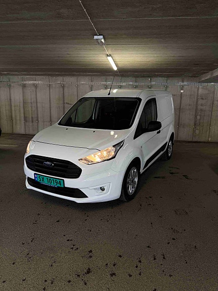 Ford Transit Connect 3 of 12