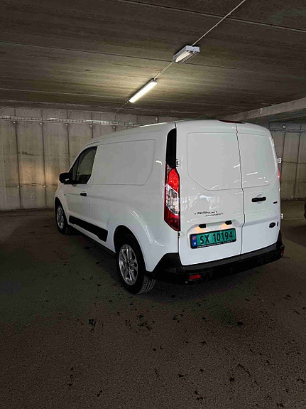 Ford Transit Connect 6 of 12