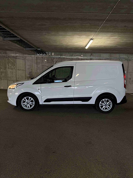 Ford Transit Connect 5 of 12