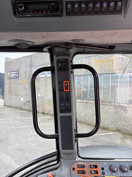 Valtra T202D 2011, kr 725 000,-