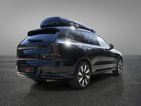 Volvo EX90 8 of 30