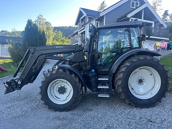 Valtra G105 hitech 3 of 5
