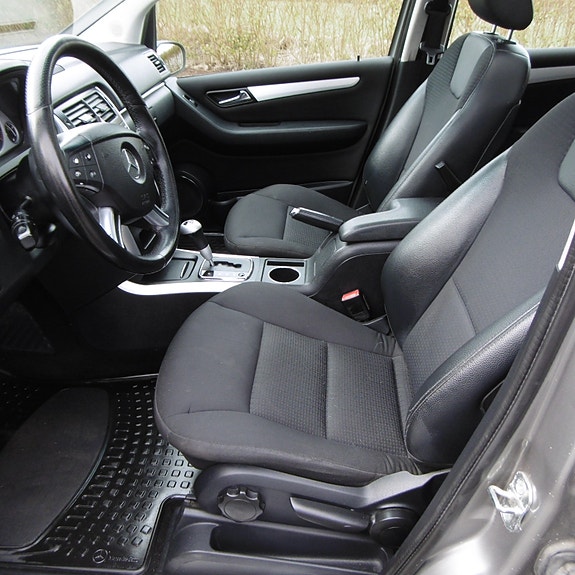 Mercedes-Benz B-Klasse 13 of 30