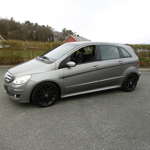 Mercedes-Benz B-Klasse 2 of 30