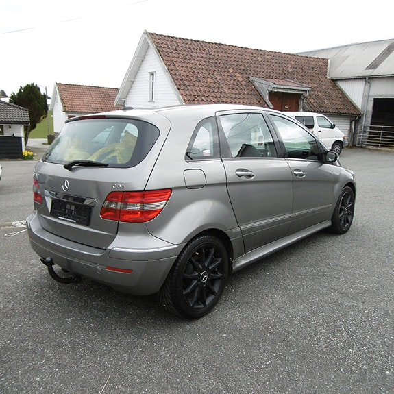 Mercedes-Benz B-Klasse 6 of 30