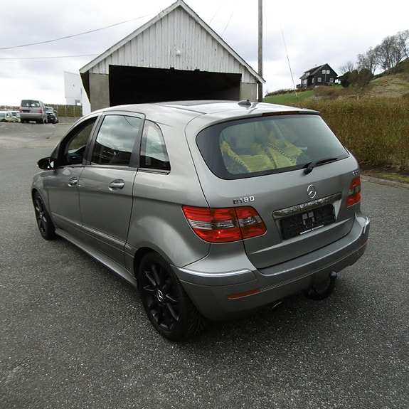 Mercedes-Benz B-Klasse 3 of 30