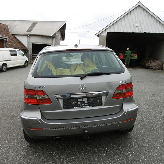 Mercedes-Benz B-Klasse 4 of 30