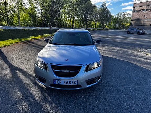 Saab 9-5 2 of 5