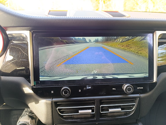 Porsche Macan 8 of 28
