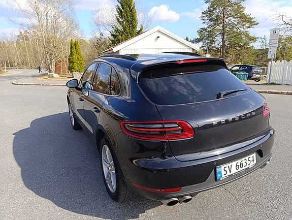 Porsche Macan 15 of 28