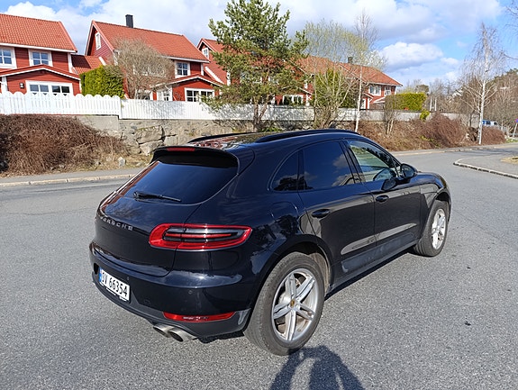 Porsche Macan 16 of 28