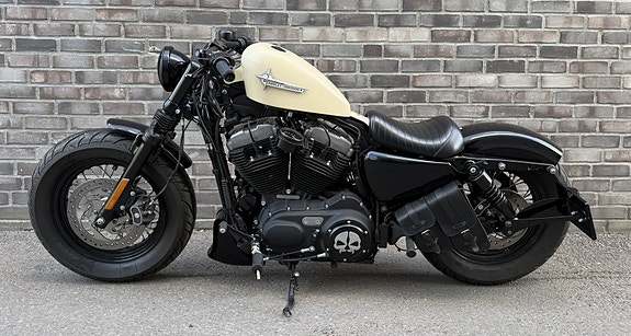 Harley-Davidson XL 1200X Forty-Eight 9 of 14