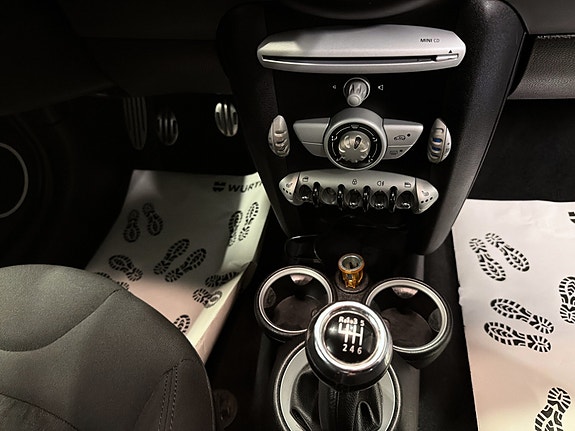 MINI Cooper S 21 of 27