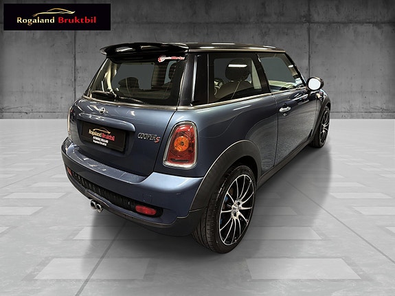 MINI Cooper S 9 of 27