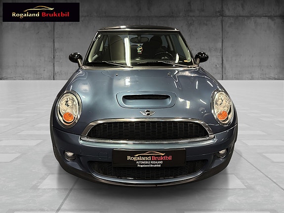 MINI Cooper S 3 of 5