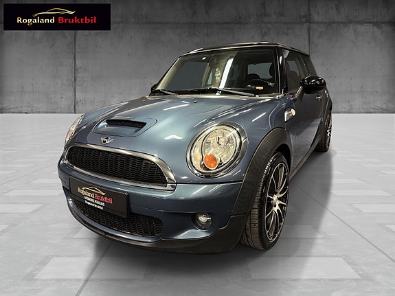 MINI Cooper S 2 of 5
