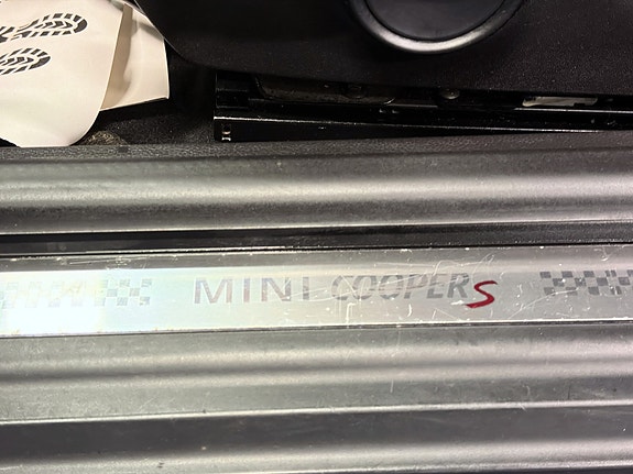 MINI Cooper S 16 of 27