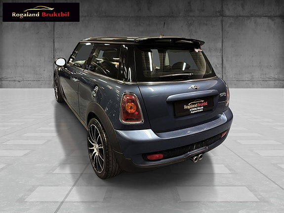 MINI Cooper S 11 of 27