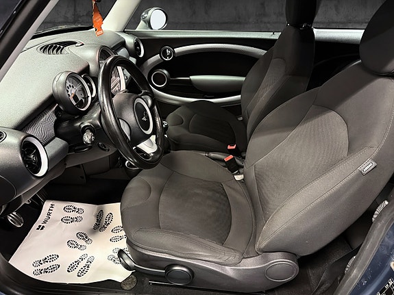 MINI Cooper S 14 of 27