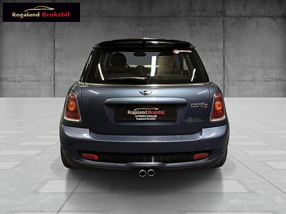 MINI Cooper S 10 of 27