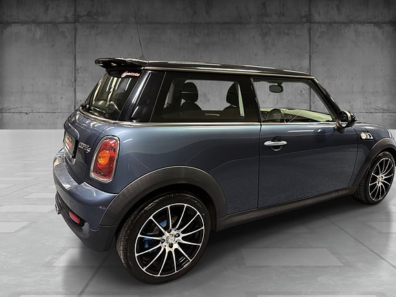 MINI Cooper S 7 of 27