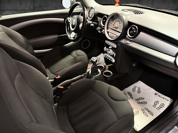 MINI Cooper S 23 of 27