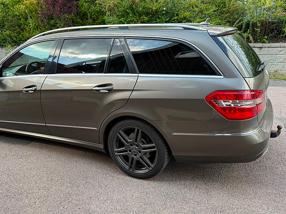 Mercedes-Benz E220 7 of 20