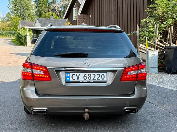 Mercedes-Benz E220 5 of 20