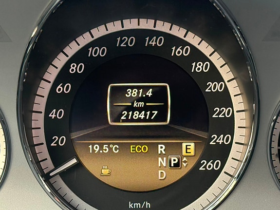 Mercedes-Benz E220 20 of 20