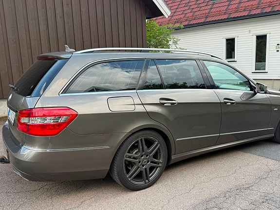 Mercedes-Benz E220 6 of 20