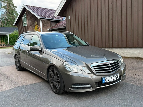 Mercedes-Benz E220 9 of 20