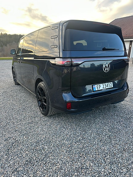 Volkswagen ID. Buzz 8 of 27