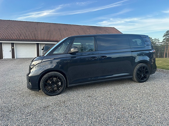 Volkswagen ID. Buzz 2 of 27