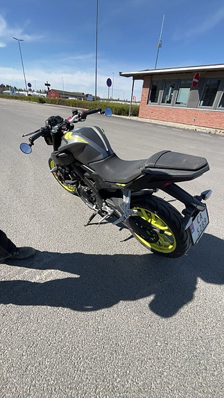 Yamaha MT-125 6 of 10