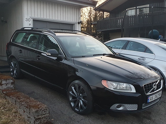 Volvo V70 2 of 30