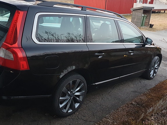 Volvo V70 4 of 30