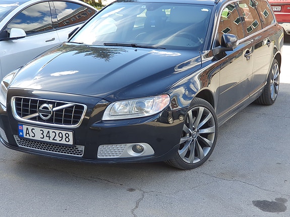 Volvo V70 11 of 30