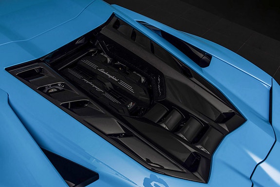 Lamborghini Revuelto 18 of 30