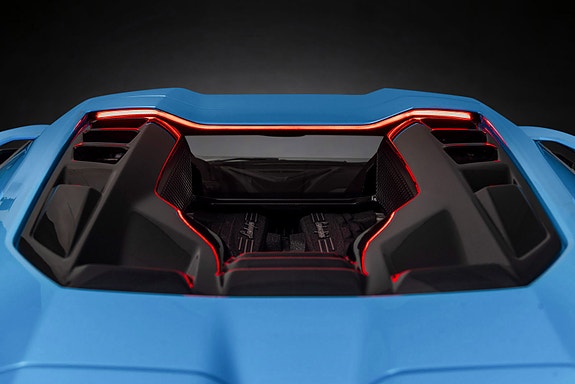 Lamborghini Revuelto 19 of 30