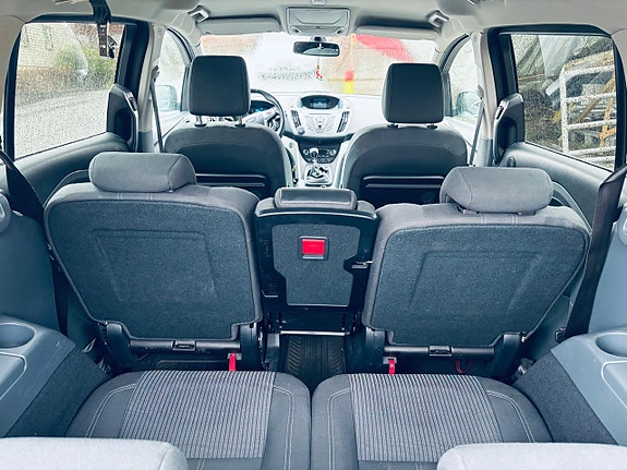 Ford Grand C-MAX 18 of 30