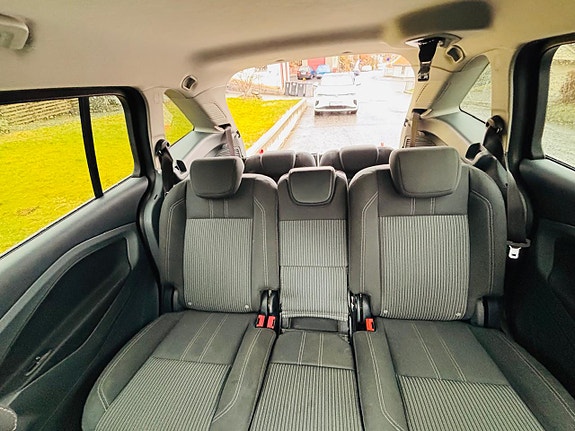 Ford Grand C-MAX 23 of 30