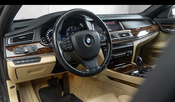 BMW 740d 3 of 10